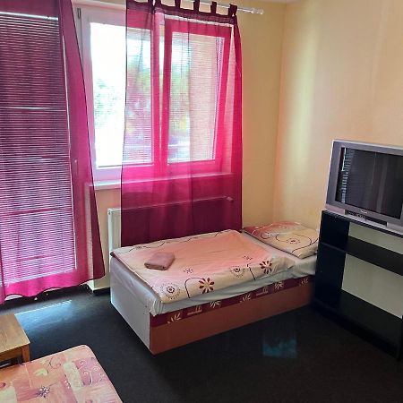 Hotel Hokejka Прьевидза Экстерьер фото