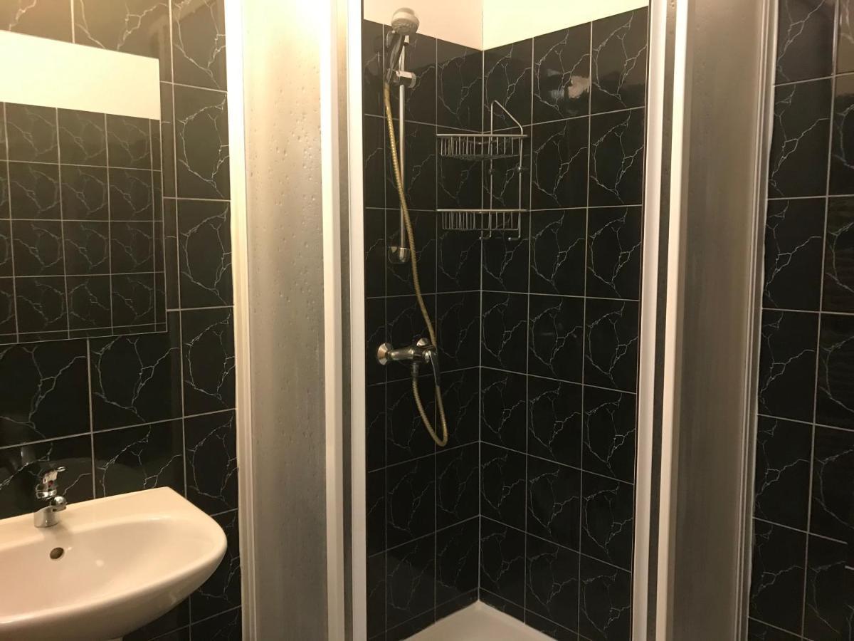 Hotel Hokejka Прьевидза Экстерьер фото