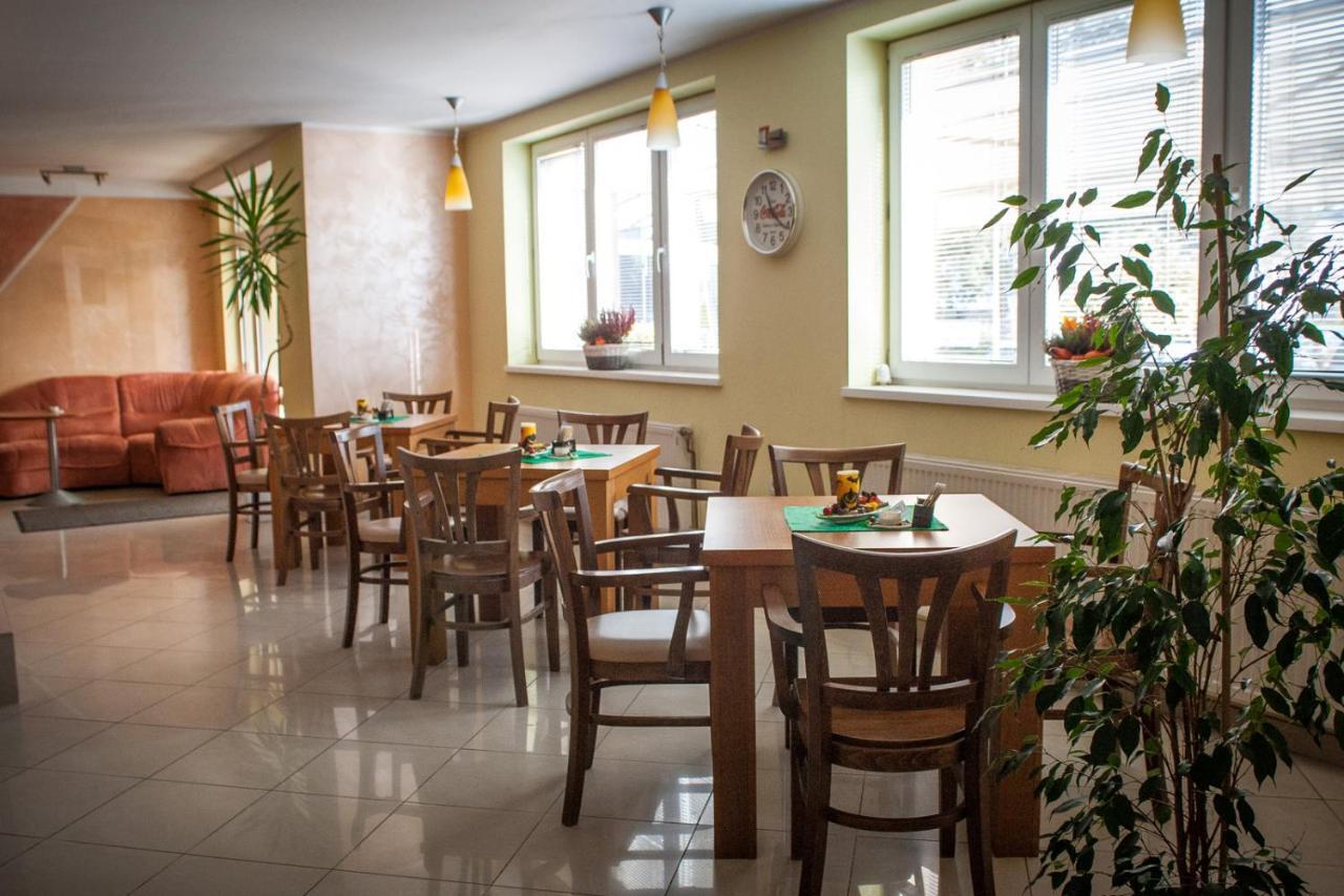 Hotel Hokejka Прьевидза Экстерьер фото