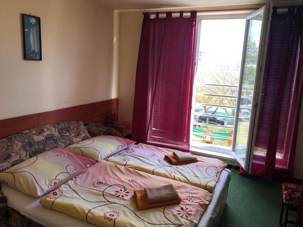 Hotel Hokejka Прьевидза Экстерьер фото
